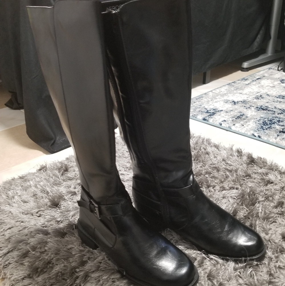 Boots - Picture 1 of 5